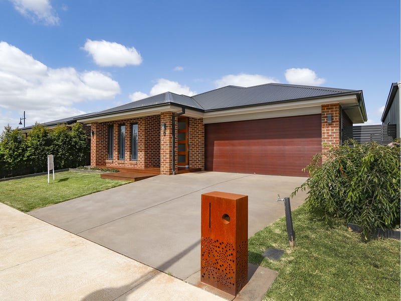 4 Wallace Street, Sale, Vic 3850 Property Details