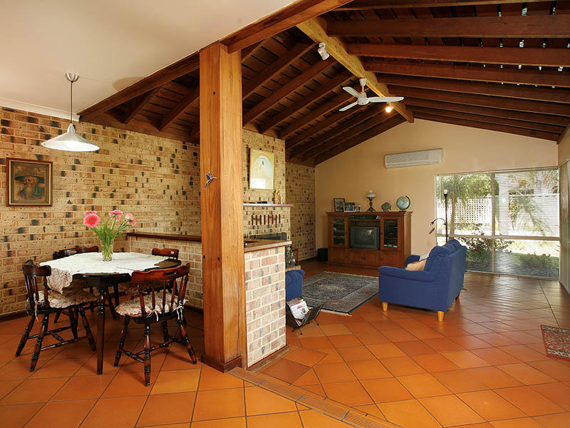 21 Forest Crescent, Thornlie, WA 6108 Property Details