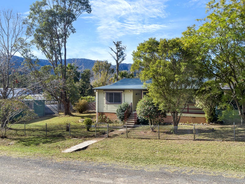 34 Henry Street, Long Flat, NSW 2446