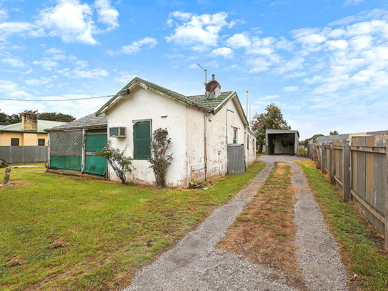 18 The Parade, Terang, VIC 3264