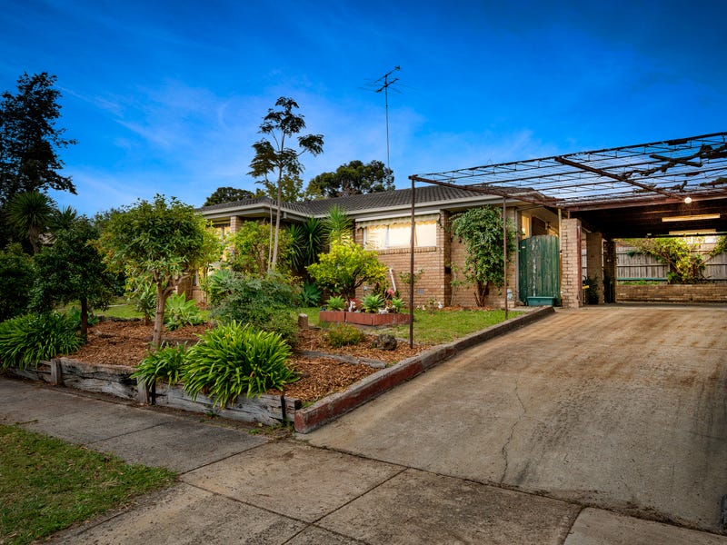 16 Nicholson Close, Endeavour Hills, VIC 3802