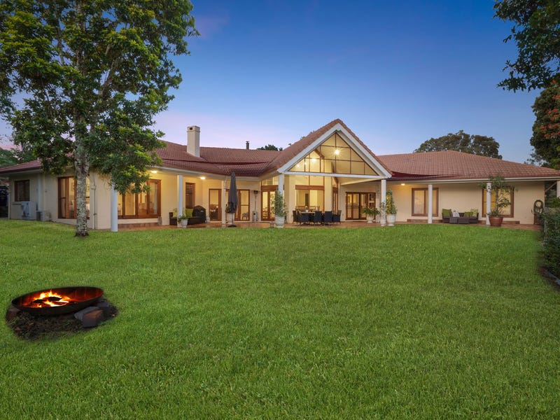 102 Savages Road, Brookfield, QLD 4069