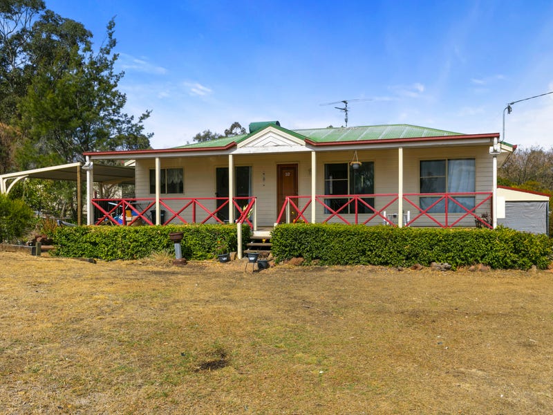 32 Lake Drive, Meringandan, QLD 4352