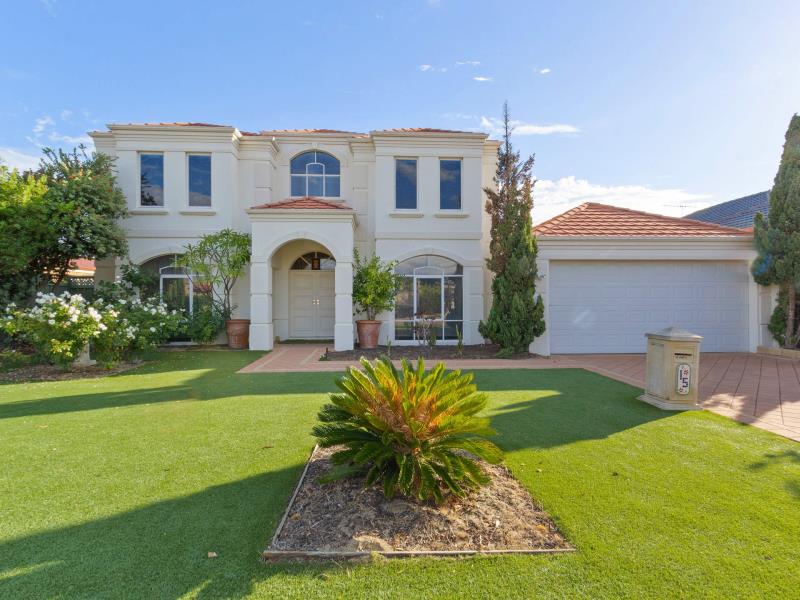 15 Heliconia Turn, Stirling, WA 6021