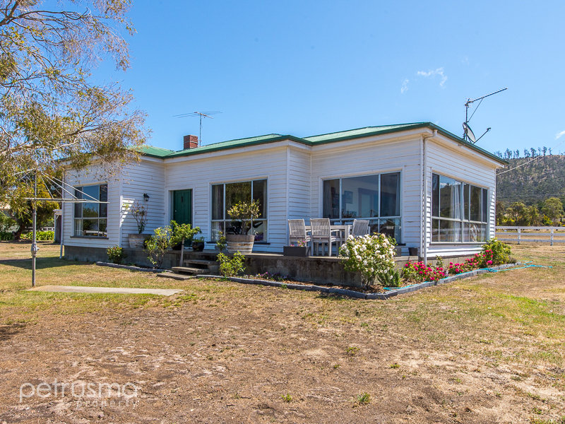 19 Roches Beach Road, Roches Beach, TAS 7170