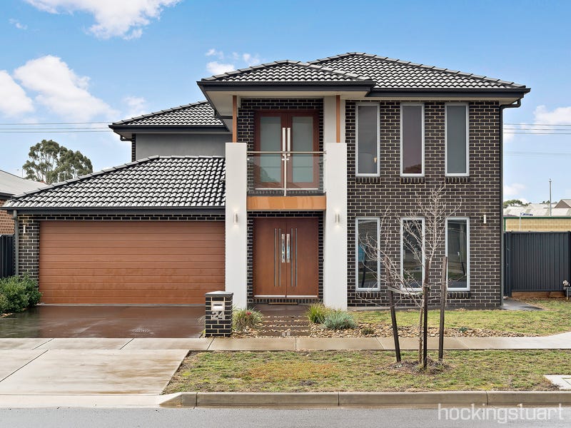 24 Cinnamon Drive, Lake Gardens, VIC 3355
