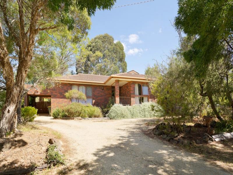 14 Britton Street, Castlemaine, Vic 3450 Property Details