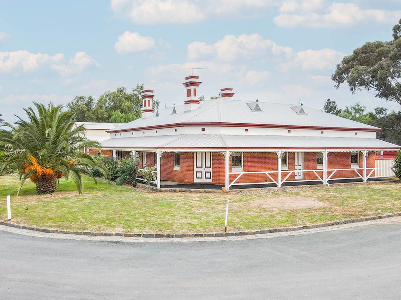 63 Whewell Street, Neilborough, VIC 3570