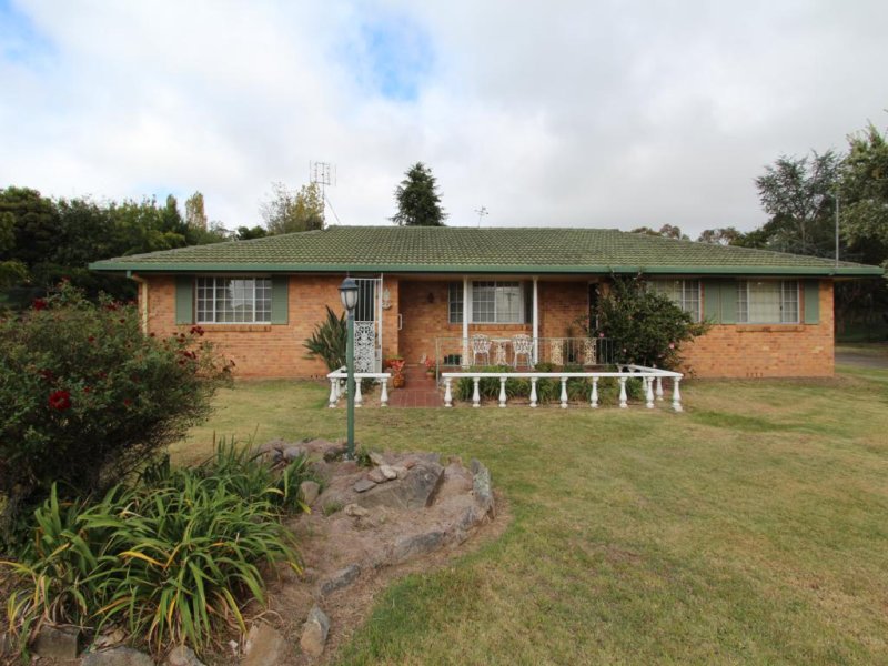 156 Pelham Street, Tenterfield, NSW 2372 Property Details