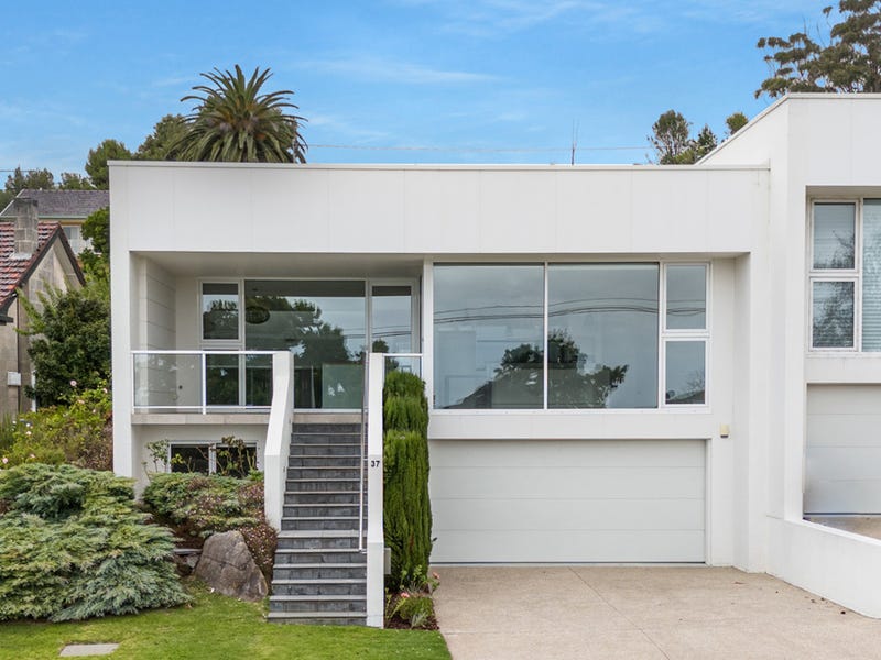 37 Lake Terrace W, Mount Gambier, SA 5290