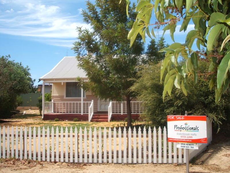 25 Thatcher Street, Waroona, WA 6215 Property Details
