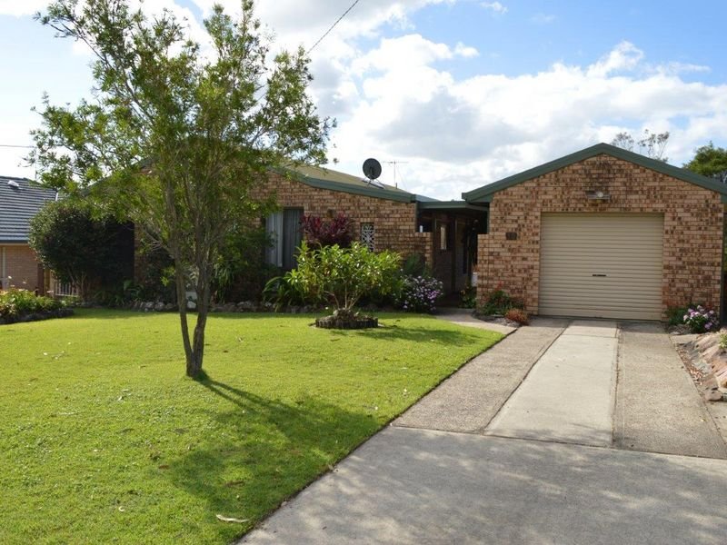 15 Lake View Avenue, Safety Beach, NSW 2456