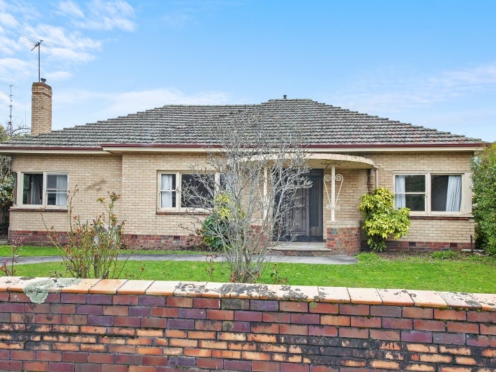 217 Victoria Street, Ballarat East, VIC 3350 217 Victoria Street, Ballarat East, VIC 3350