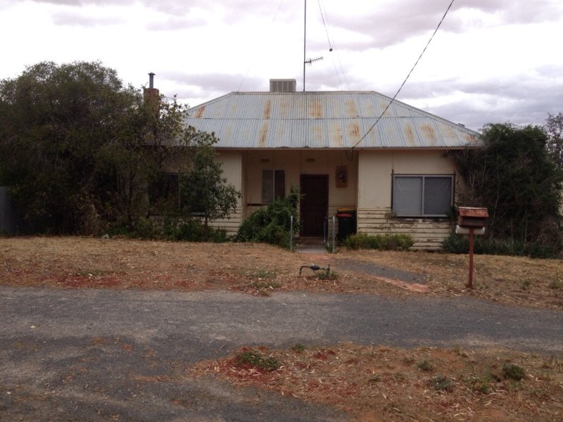 5 Martin Ave, Ouyen, Vic 3490 Property Details