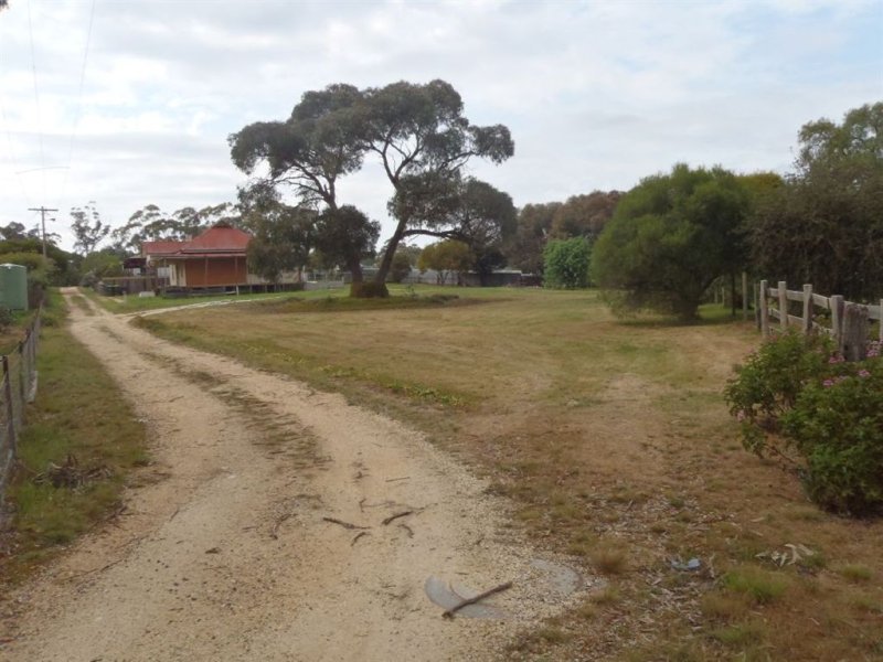 4 BEAVIS LANE, Avoca, Vic 3467 Property Details