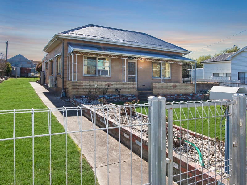 61 Moore Street, Ararat, Vic 3377 House for Rent