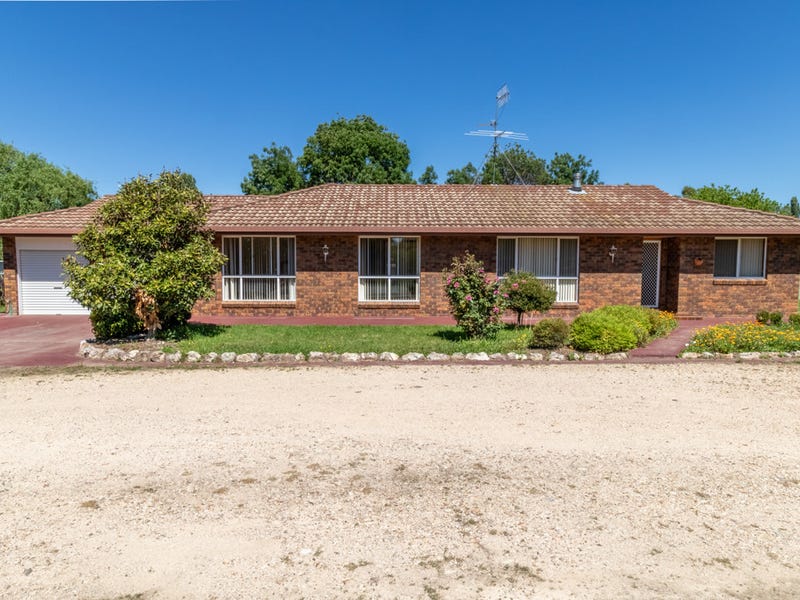 151N Middle Street, Walcha, NSW 2354 House for Sale