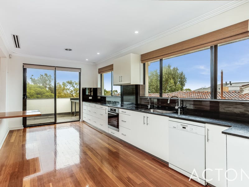 236 Oceanic Drive, City Beach, WA 6015