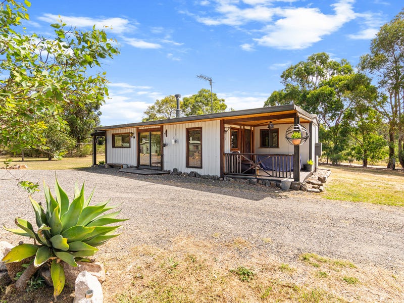 148 Johnson Lane, Seaton, Vic 3858 - Property Details