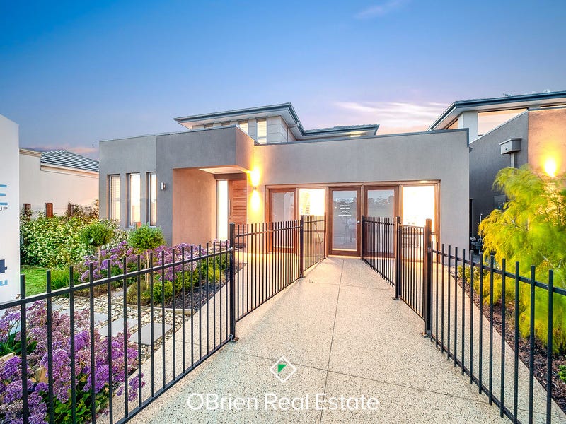 10 Bonnington Boulevard, Clyde North, VIC 3978