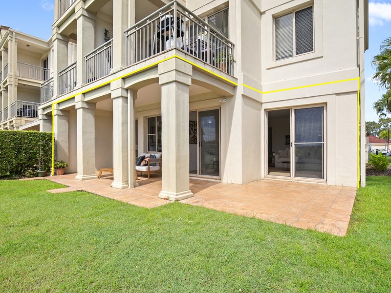 8322 Magnolia Drive E, Hope Island, Qld 4212