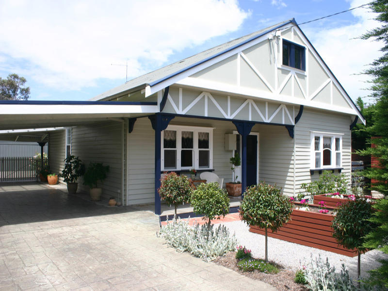 27 Howey Street, Gisborne, Vic 3437 Property Details