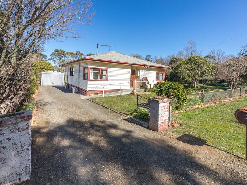 13 Barkly Avenue, Mount Macedon, VIC 3441