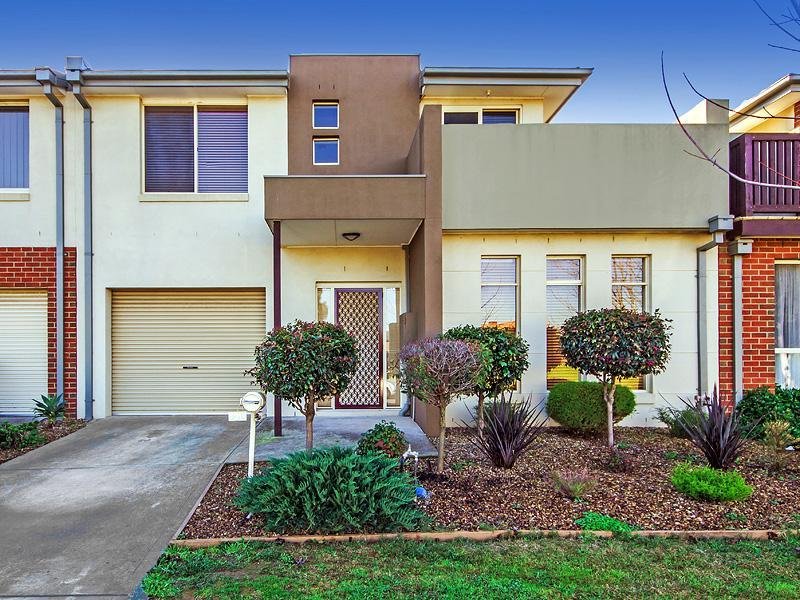 31 Almond Close, Werribee, Vic 3030 Property Details
