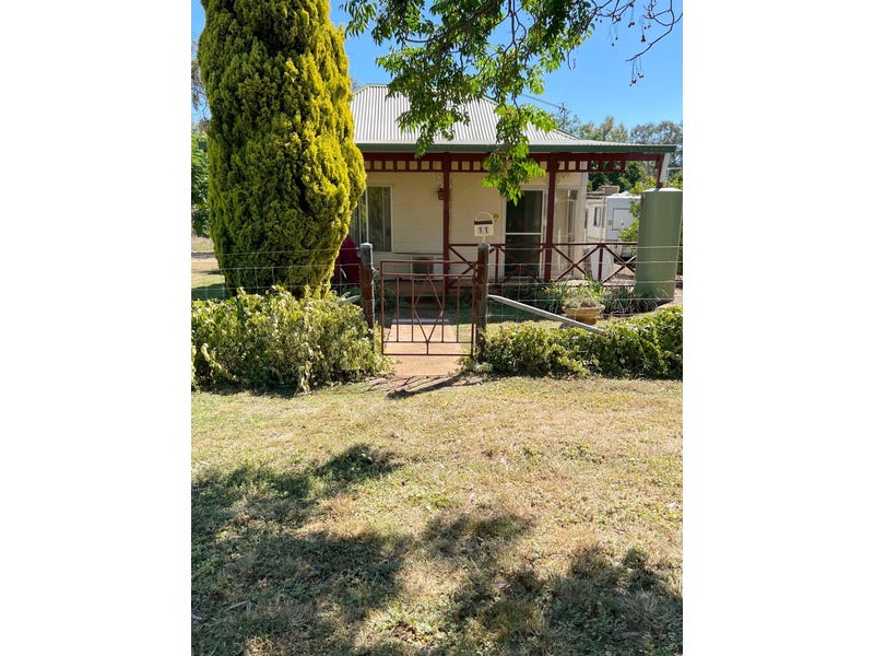 11 Bell Street, Yeoval, NSW 2868 Property Details