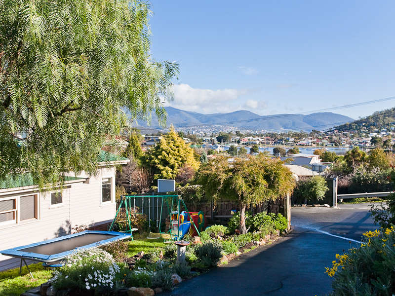 118 East Derwent Highway, Lindisfarne, Tas 7015 Property Details