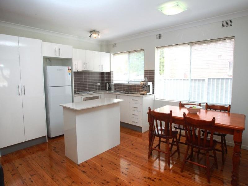 2/32 Matthews St, Wollongong, NSW 2500 Property Details