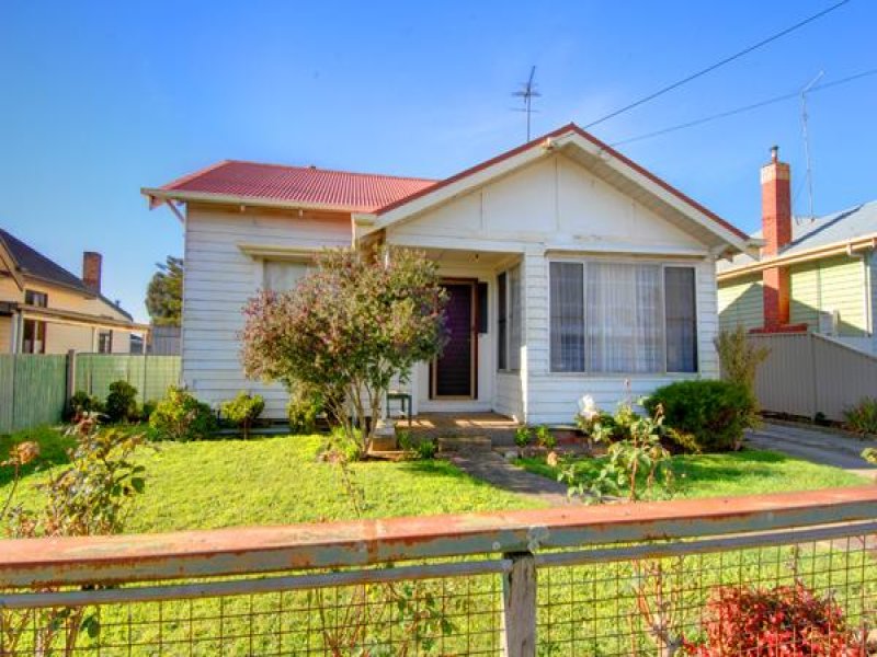 204 Dowling Street, Wendouree, Vic 3355 - Property Details