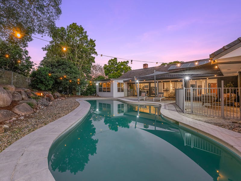 19 Carnoustie Court, Indooroopilly, QLD 4068