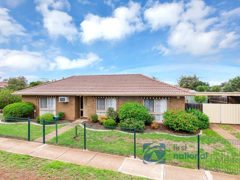 9 Laraine Place, Melton West, VIC 3337