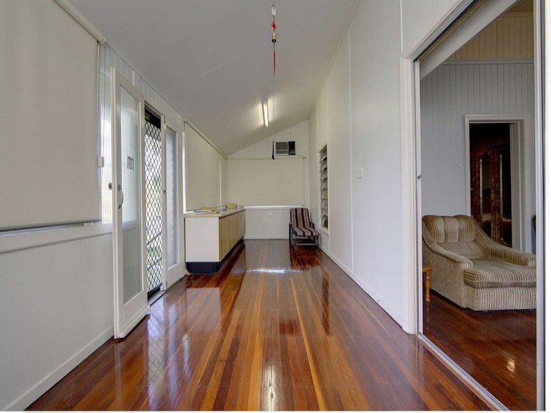 14 Townsville Street, West End, QLD 4810