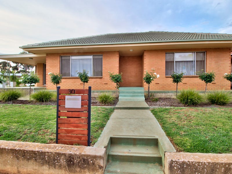30 Wodonga Avenue, Loxton, SA 5333