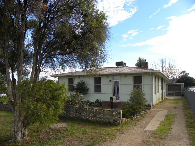 18 Whitby Street, Cowra, NSW 2794