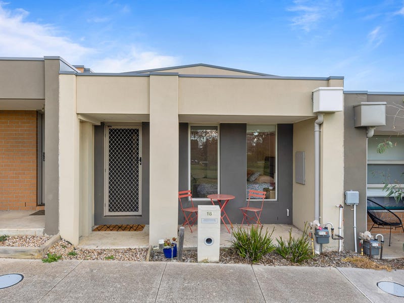 18 Flourish Walk, Doreen, Vic 3754 Townhouse for Sale