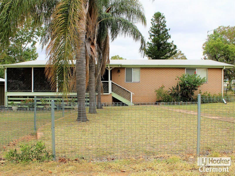 2 French Court, Clermont, QLD 4721