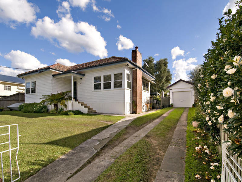 48 Albany Street, Point Frederick, NSW 2250 48 Albany Street, Point Frederick, NSW 2250
