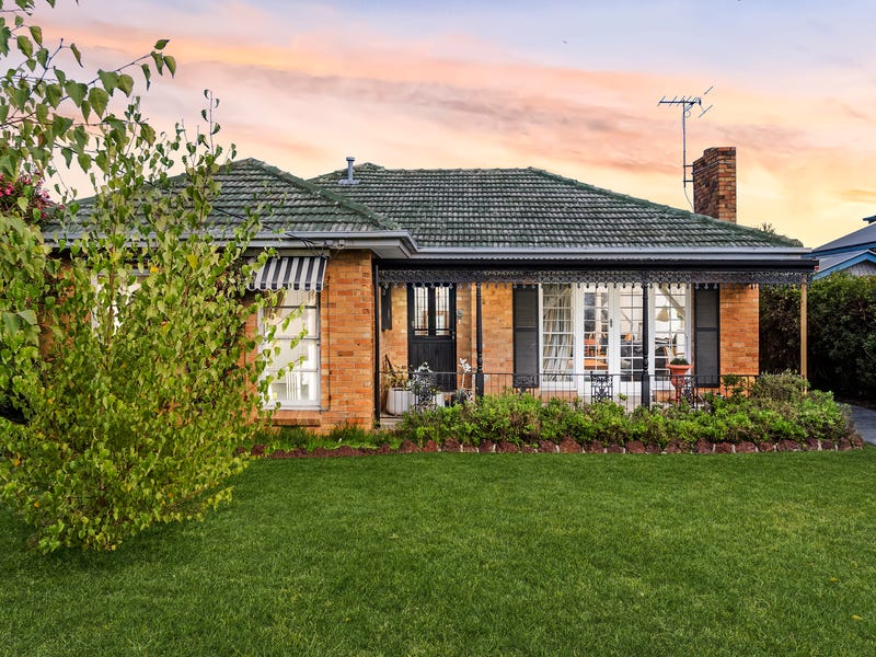 23 Roland Avenue, Strathmore, VIC 3041