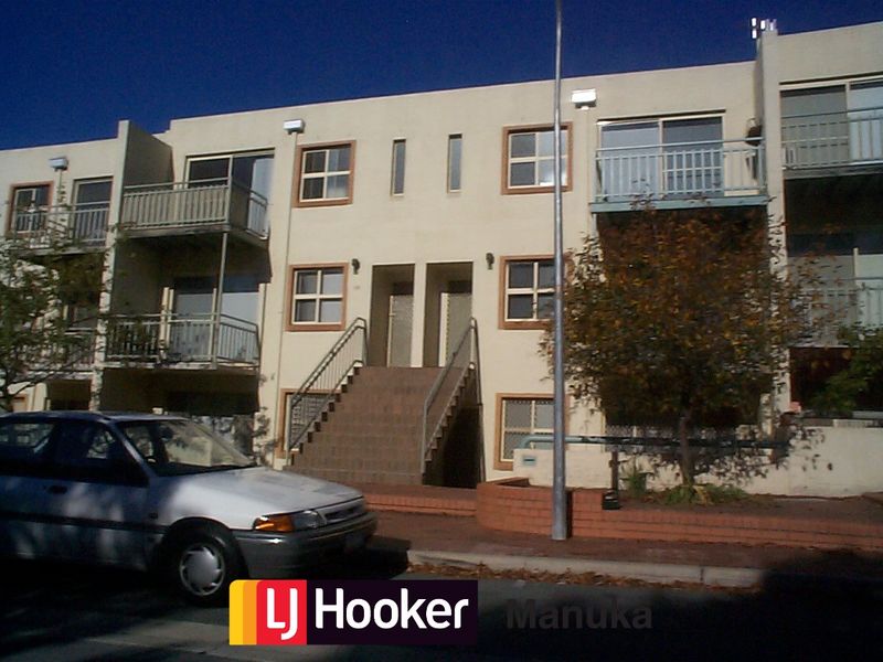 16 Bootle Place, Phillip, ACT 2606