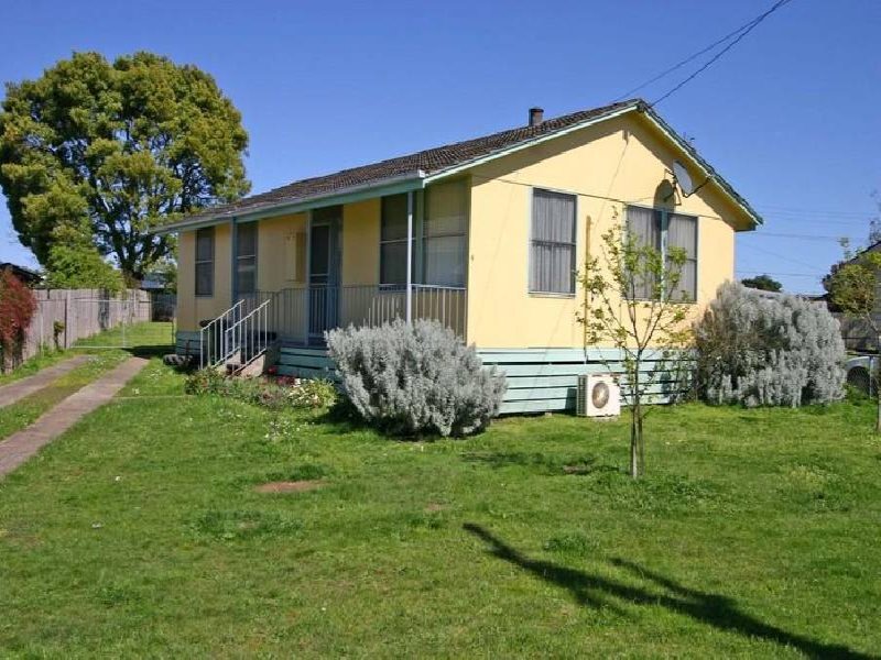 9 Williams Road, Simpson, Vic 3266 Property Details