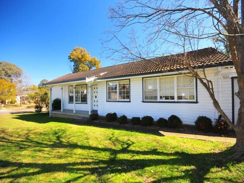 5 Lodge Avenue, Old Toongabbie, NSW 2146