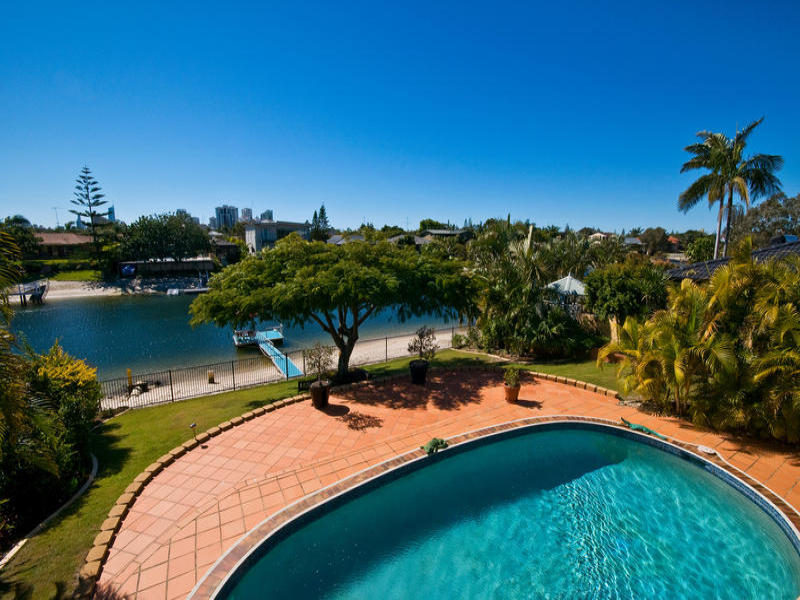 14 Sundowner Court, Mermaid Waters, QLD 4218