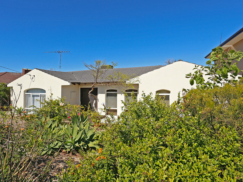 11 Compass Circle, Yanchep, WA 6035 Property Details