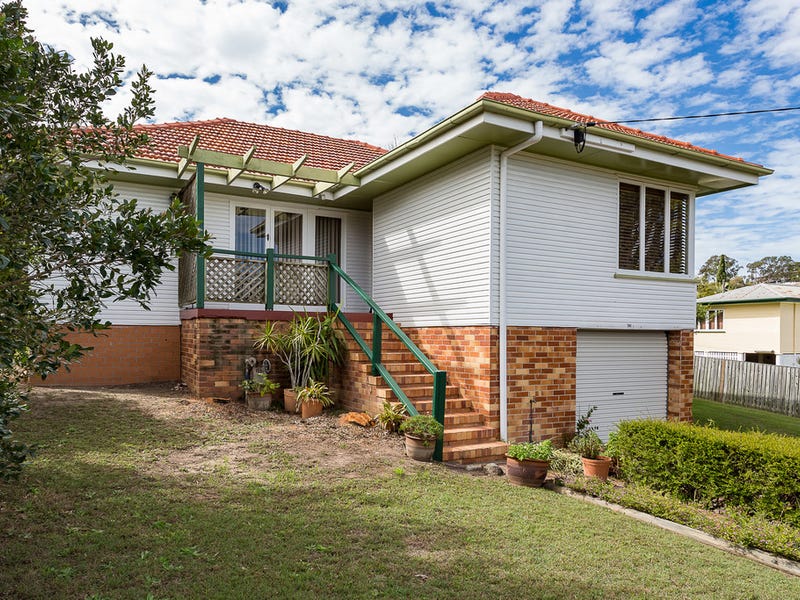 16 Sebring Street, Holland Park West, Qld 4121