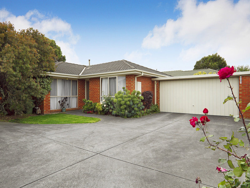 2/6 Watson Gardens, Berwick, VIC 3806