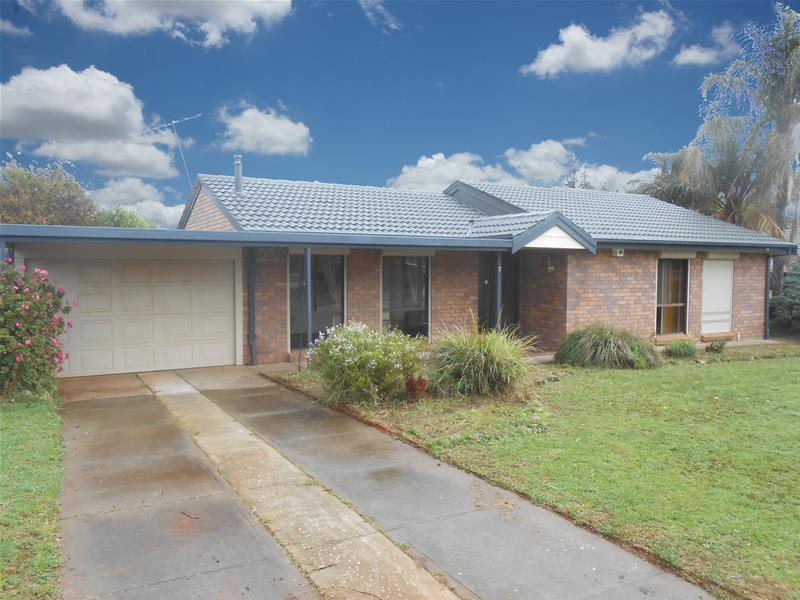 7 London Court, Craigmore, SA 5114 Property Details