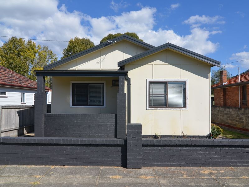 18 Sandford Avenue, Lithgow, NSW 2790